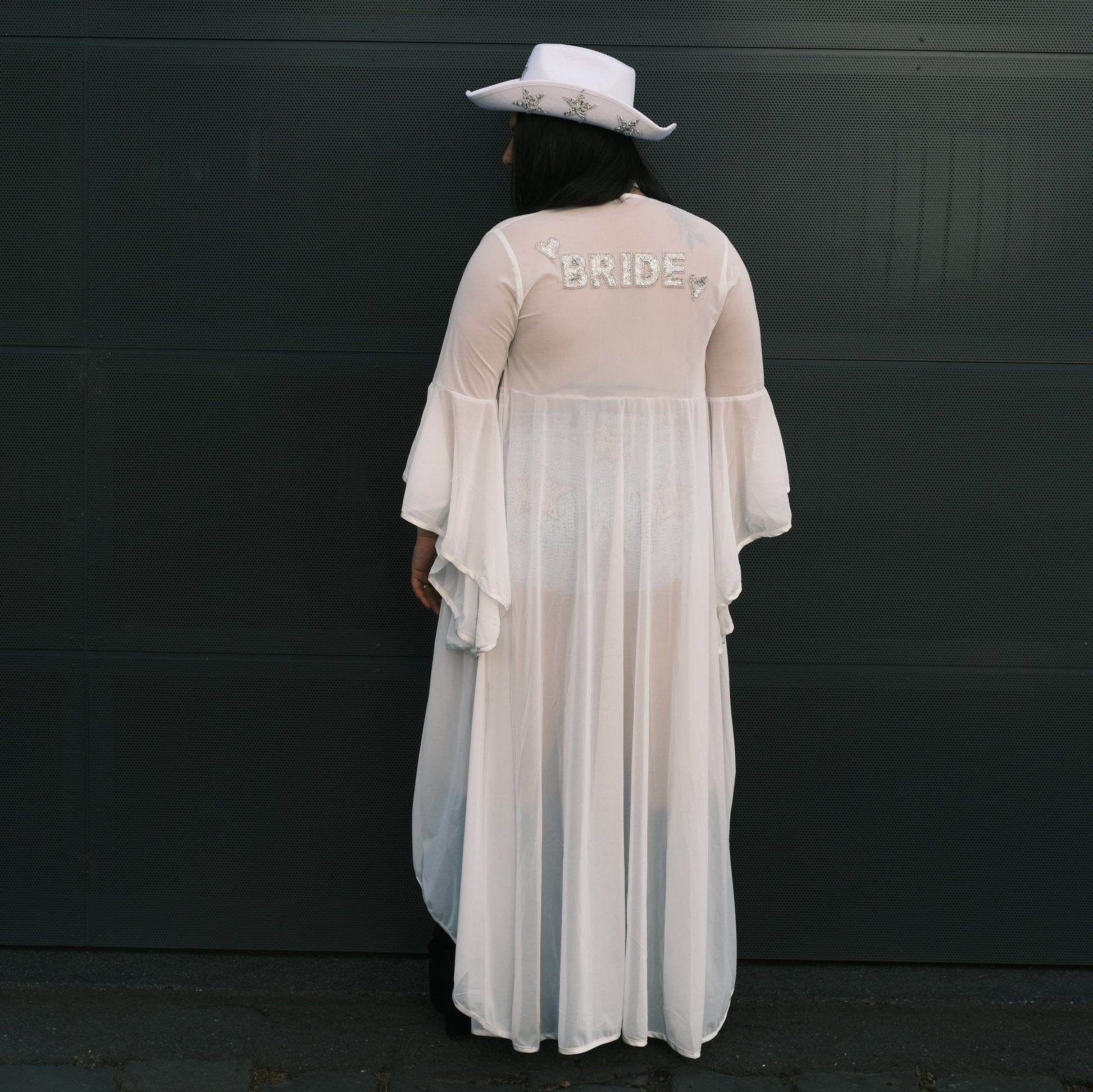 Luxurious white bridal kimono designed for bachelorette parties, hens parties, and bridal showers. Ideal as a bride’s getting-ready gown on the wedding morning. Soft, comfortable, and stylish