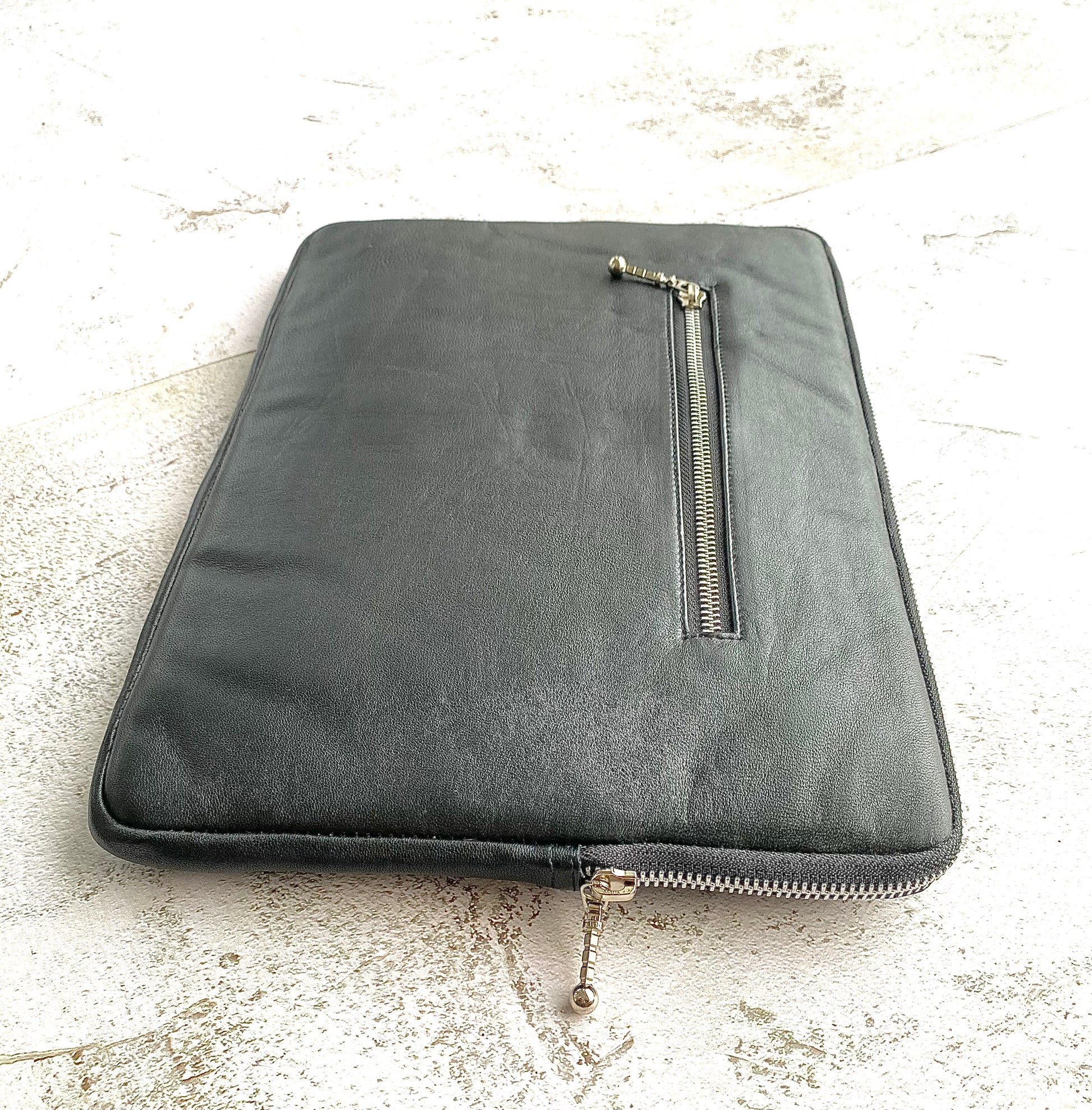 laptop case with zip closure and pocket, slender laptop bag for apple, macbook, 13 inch.