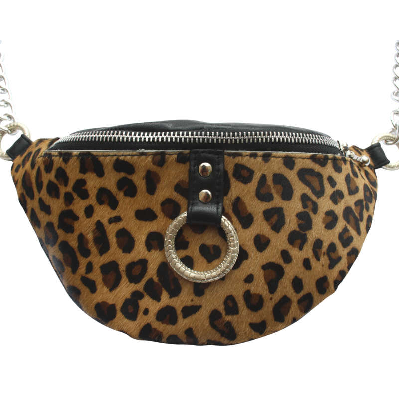 Leopard print belt bag, bum bag, ladies, feminine, silver accessories, chain, motif ring. 